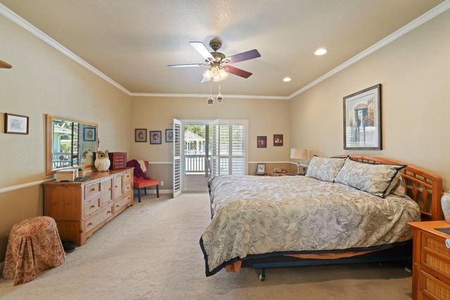 10117 Del Almendra Dr, Oakdale, CA 95361