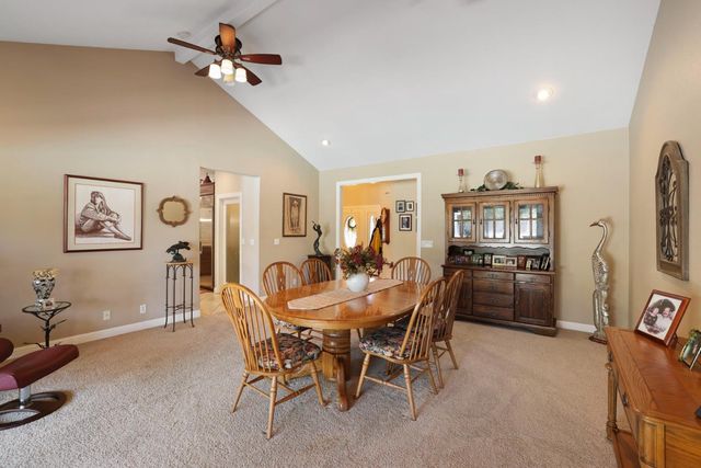 10117 Del Almendra Dr, Oakdale, CA 95361