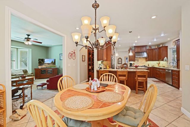 10117 Del Almendra Dr, Oakdale, CA 95361