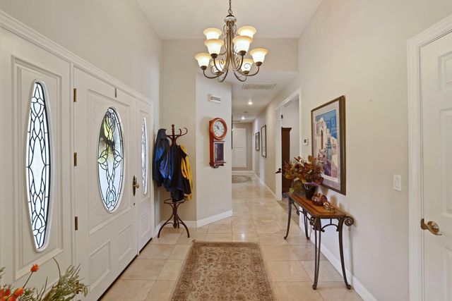 10117 Del Almendra Dr, Oakdale, CA 95361