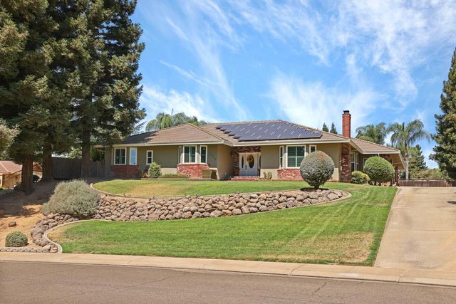 10117 Del Almendra Dr, Oakdale, CA 95361