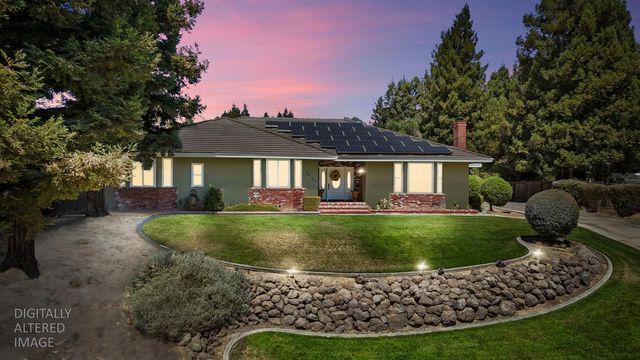 10117 Del Almendra Dr, Oakdale, CA 95361