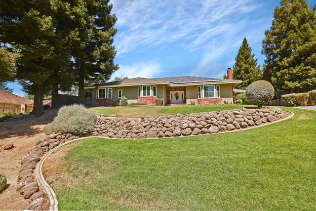 10117 Del Almendra Dr, Oakdale, CA 95361