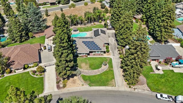10117 Del Almendra Dr, Oakdale, CA 95361