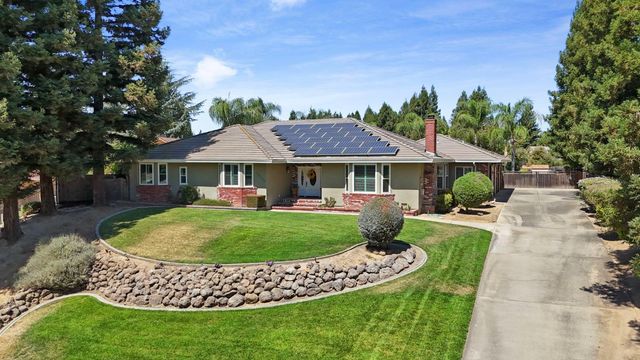 10117 Del Almendra Dr, Oakdale, CA 95361