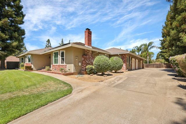 10117 Del Almendra Dr, Oakdale, CA 95361