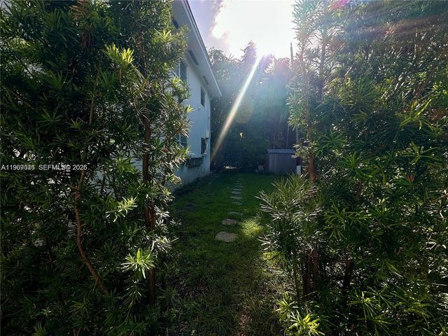 1135 101st St 3, Bay Harbor Islands, FL 33154