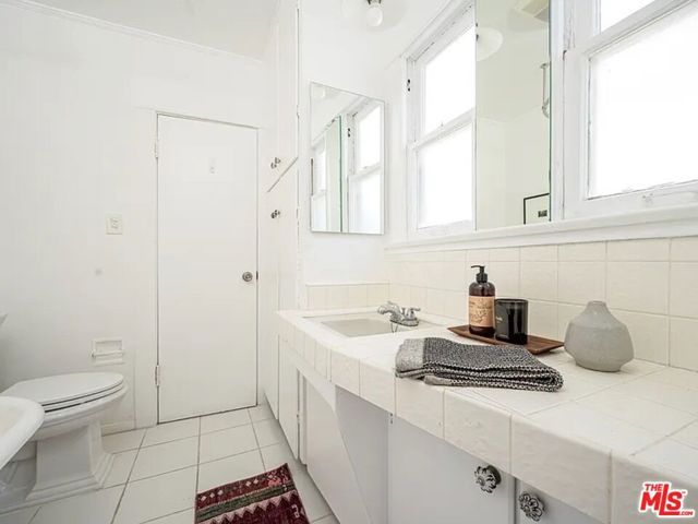 2213 Arizona Avenue ., Santa Monica, CA 90404
