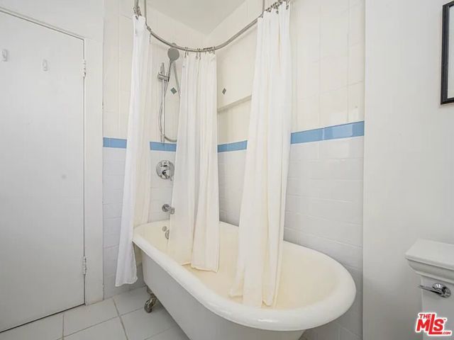 2213 Arizona Avenue ., Santa Monica, CA 90404