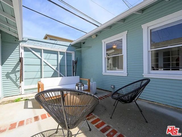 2213 Arizona Avenue ., Santa Monica, CA 90404