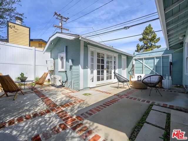 2213 Arizona Avenue ., Santa Monica, CA 90404