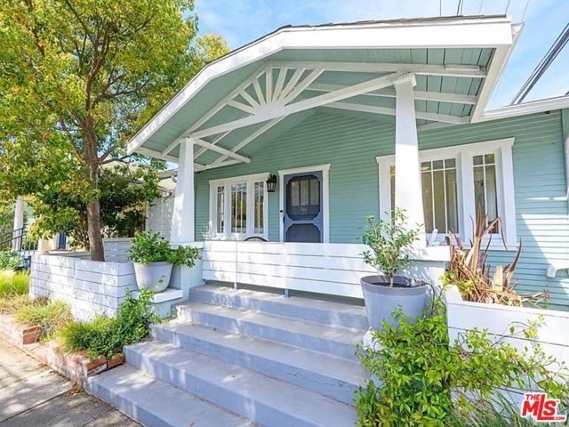 2213 Arizona Avenue ., Santa Monica, CA 90404