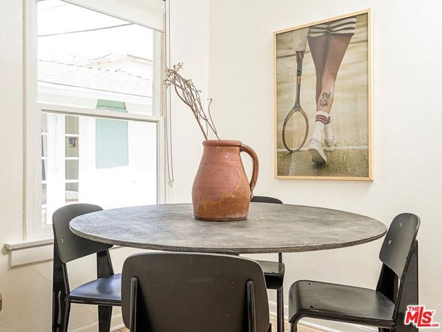 2213 Arizona Avenue ., Santa Monica, CA 90404