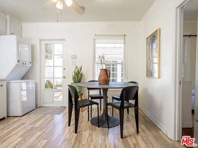 2213 Arizona Avenue ., Santa Monica, CA 90404