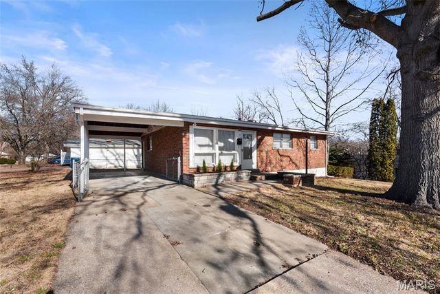 1325 Kappel Drive, St Louis, MO 63135