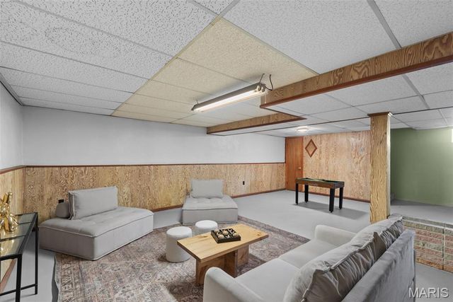 1325 Kappel Drive, St Louis, MO 63135