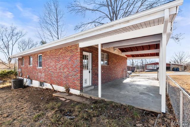 1325 Kappel Drive, St Louis, MO 63135