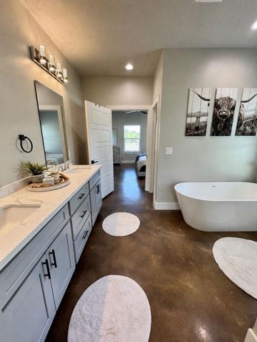 23495 Henson Road, Montgomery, TX 77356