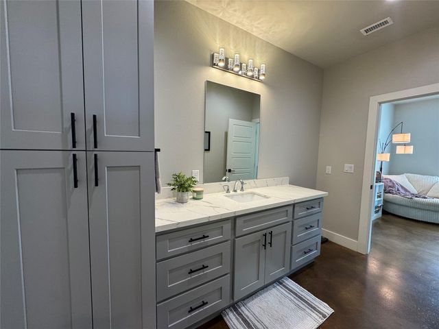 23495 Henson Road, Montgomery, TX 77356