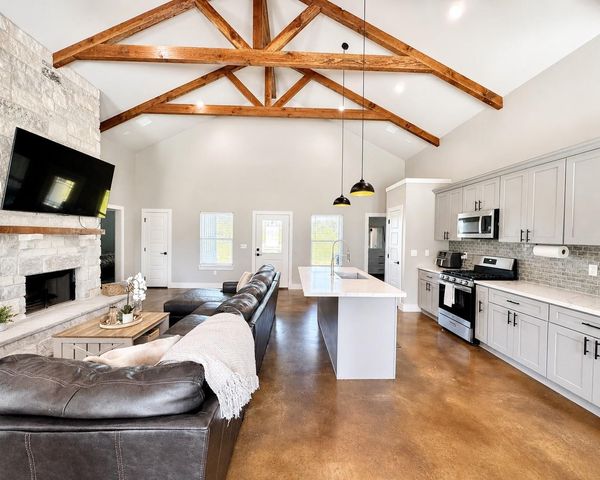 23495 Henson Road, Montgomery, TX 77356