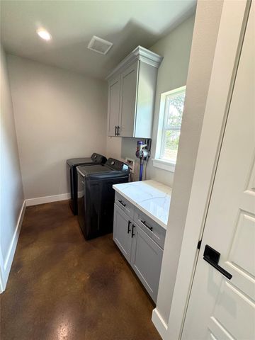 23495 Henson Road, Montgomery, TX 77356