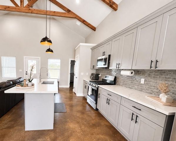 23495 Henson Road, Montgomery, TX 77356