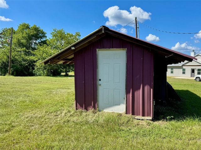 23495 Henson Road, Montgomery, TX 77356
