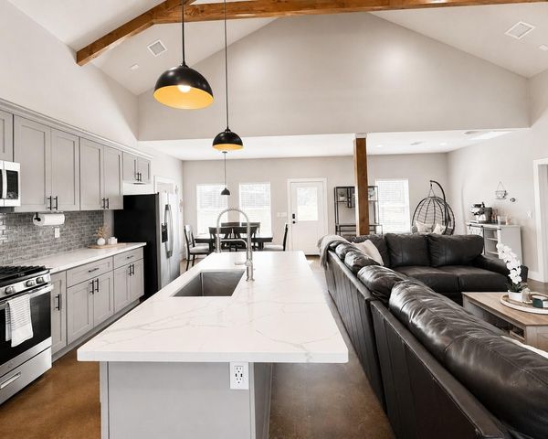 23495 Henson Road, Montgomery, TX 77356