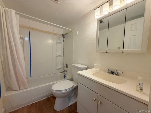 10211 Ura Ln 1-301, Thornton, CO 80260