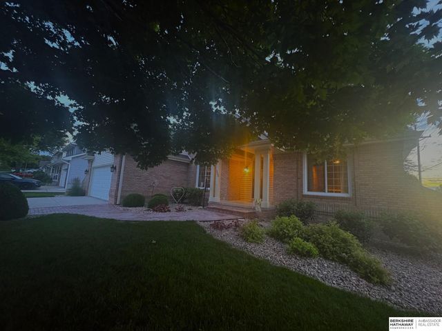 300 S Fillmore Street, Papillion, NE 68046