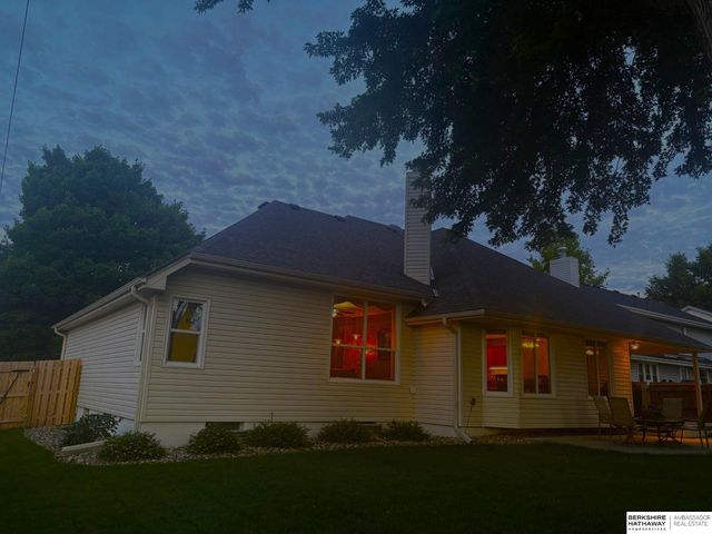 300 S Fillmore Street, Papillion, NE 68046
