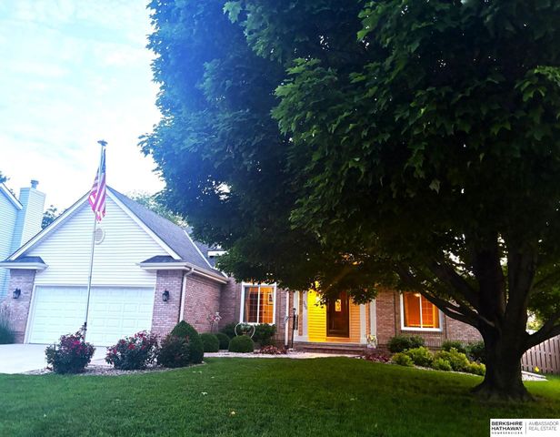 300 S Fillmore Street, Papillion, NE 68046