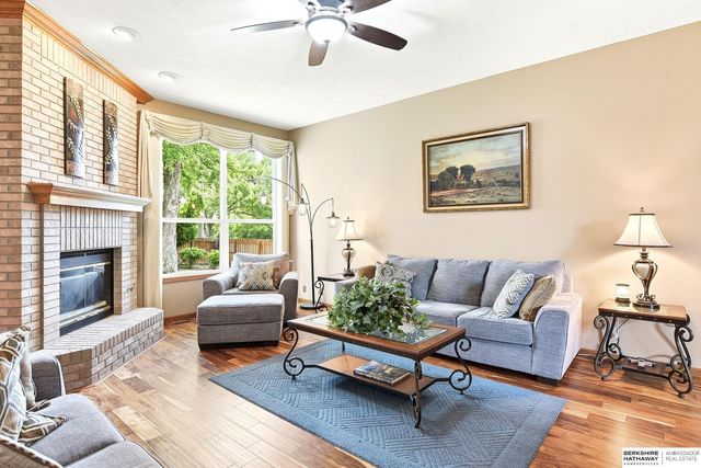 300 S Fillmore Street, Papillion, NE 68046