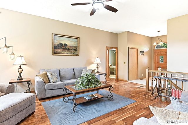 300 S Fillmore Street, Papillion, NE 68046