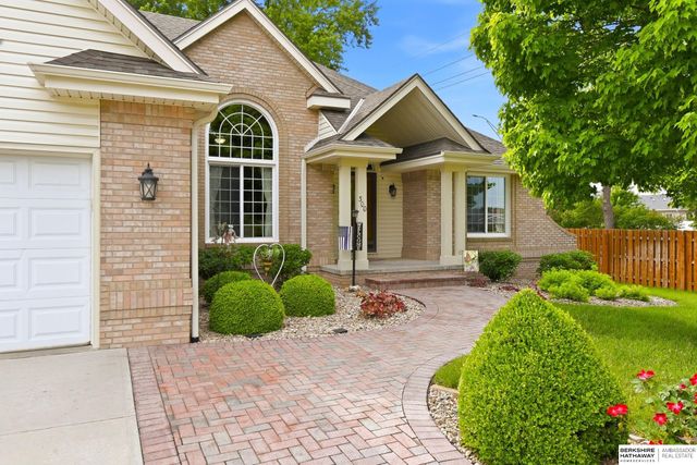 300 S Fillmore Street, Papillion, NE 68046