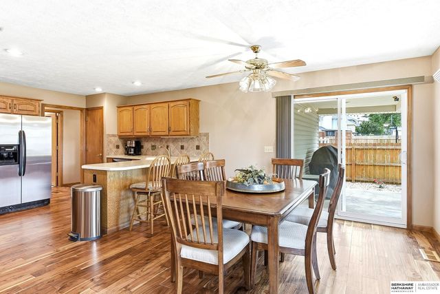 300 S Fillmore Street, Papillion, NE 68046