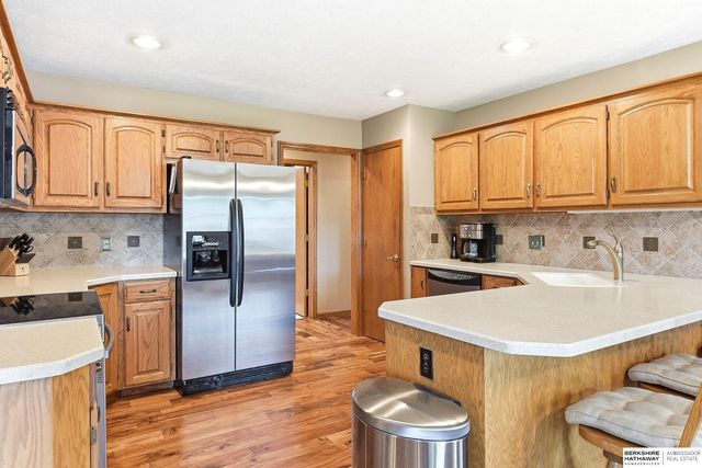 300 S Fillmore Street, Papillion, NE 68046