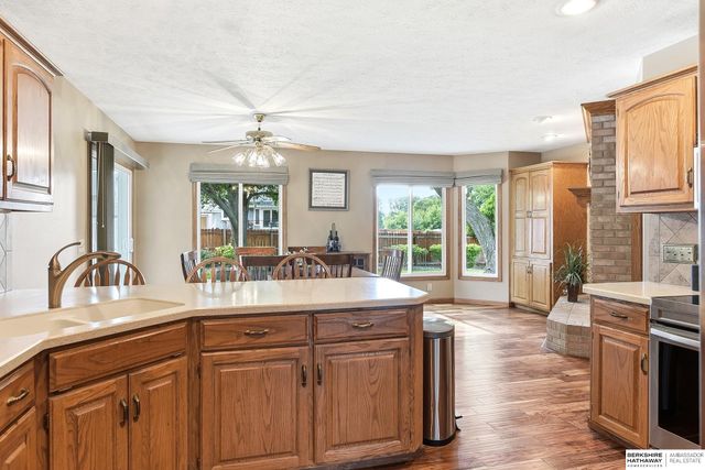 300 S Fillmore Street, Papillion, NE 68046