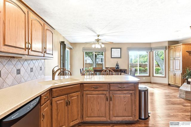300 S Fillmore Street, Papillion, NE 68046