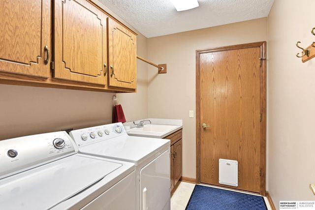 300 S Fillmore Street, Papillion, NE 68046