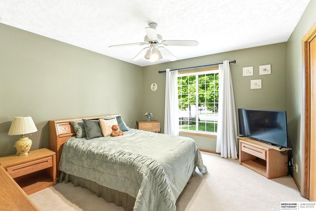 300 S Fillmore Street, Papillion, NE 68046