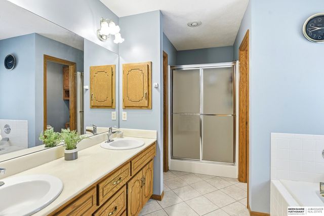 300 S Fillmore Street, Papillion, NE 68046