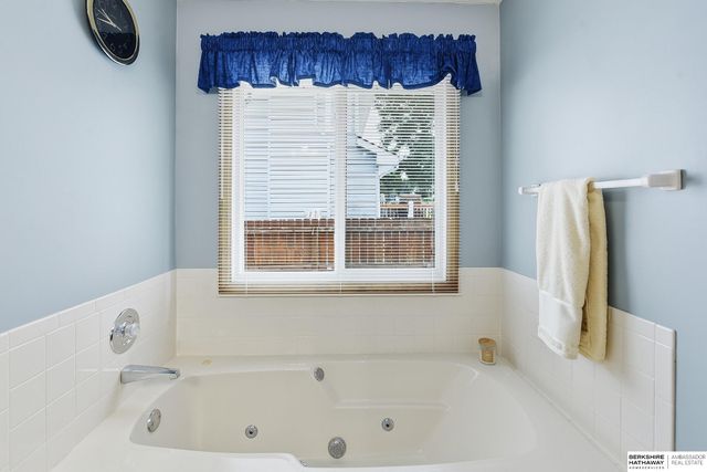 300 S Fillmore Street, Papillion, NE 68046