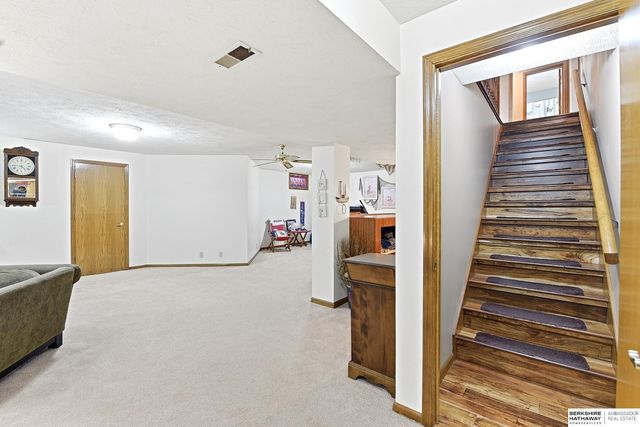 300 S Fillmore Street, Papillion, NE 68046