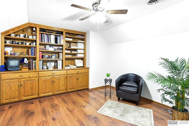 300 S Fillmore Street, Papillion, NE 68046