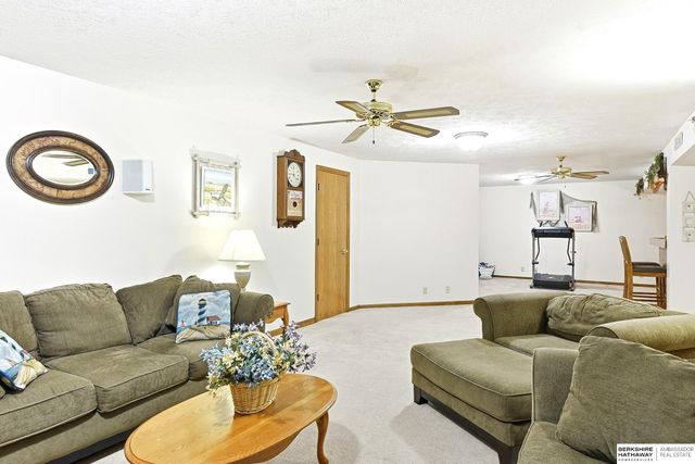 300 S Fillmore Street, Papillion, NE 68046