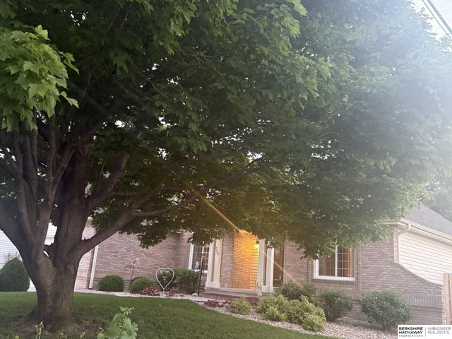 300 S Fillmore Street, Papillion, NE 68046