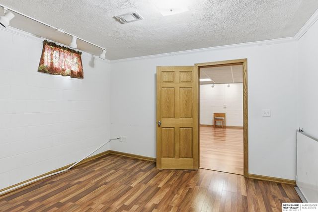 300 S Fillmore Street, Papillion, NE 68046