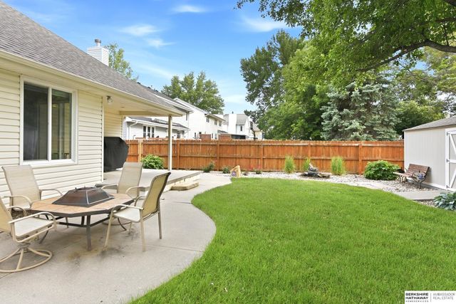 300 S Fillmore Street, Papillion, NE 68046