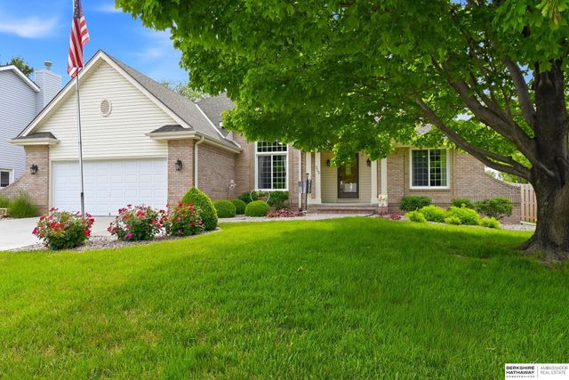 300 S Fillmore Street, Papillion, NE 68046